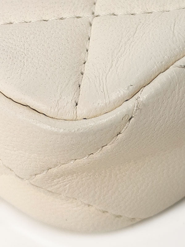 Chanel Matelassé Mini Chain Blanc — view 6