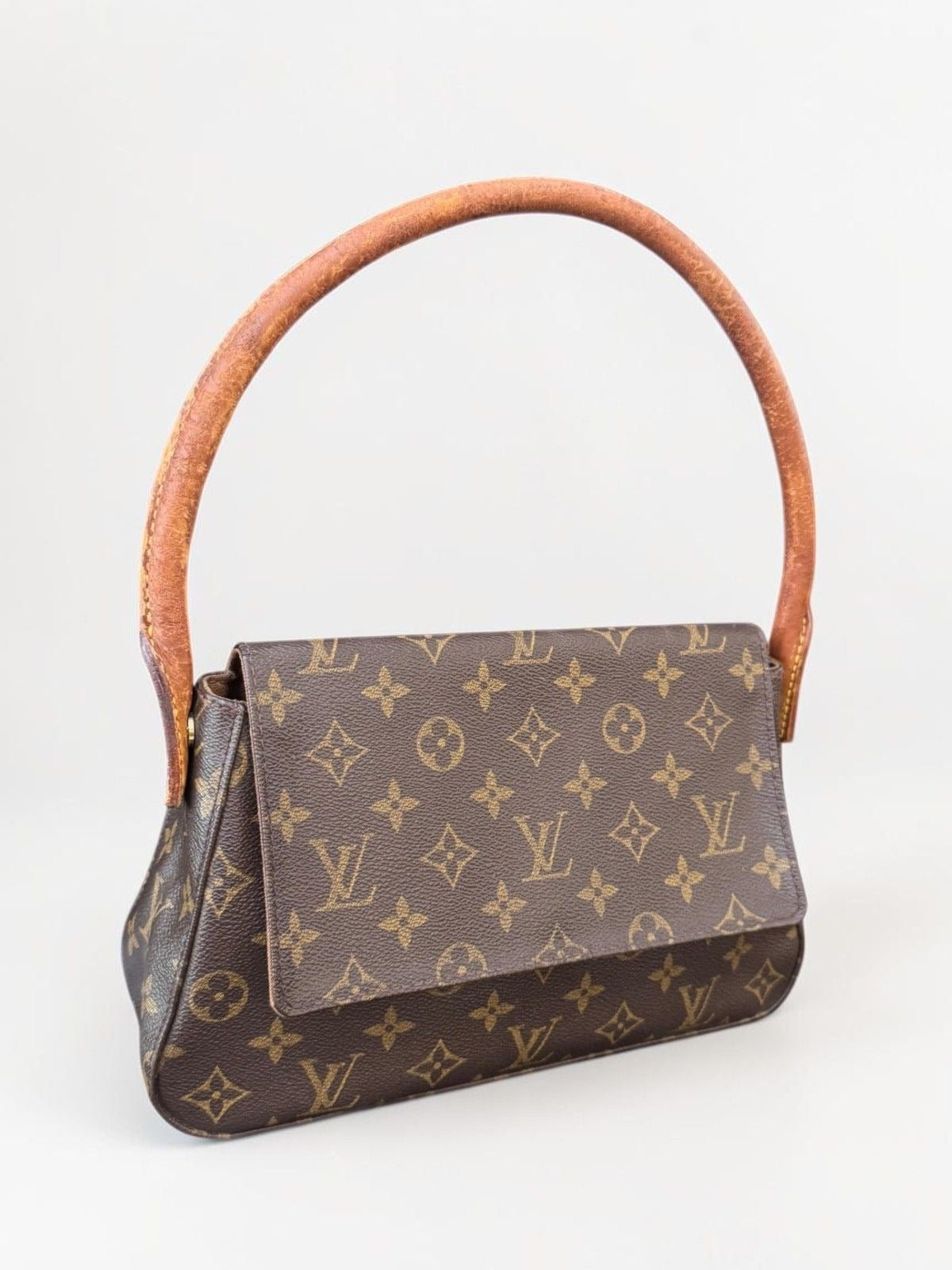 Louis Vuitton Looping MM Monogram - Front View — view 1