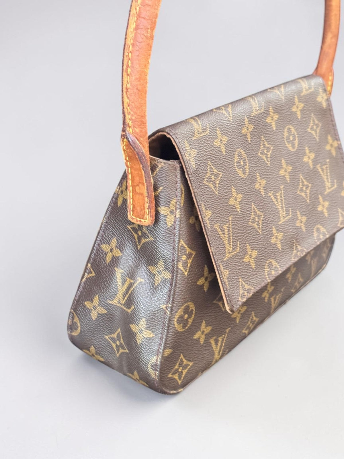 Louis Vuitton Looping MM Monogram - Detail 5 — view 5