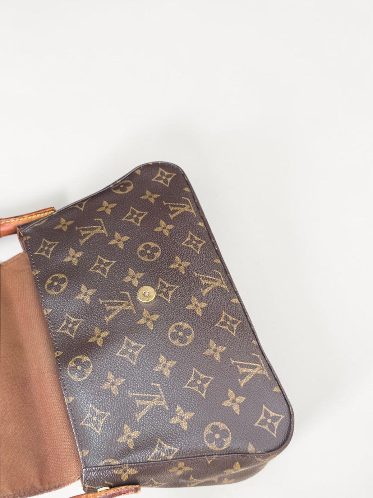 Louis Vuitton Looping MM Monogram - Detail 8 — view 8