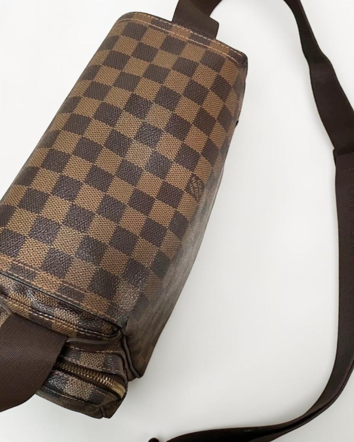 Louis Vuitton Melville Reporter Damier Ebene - Side View with Strap — view 3