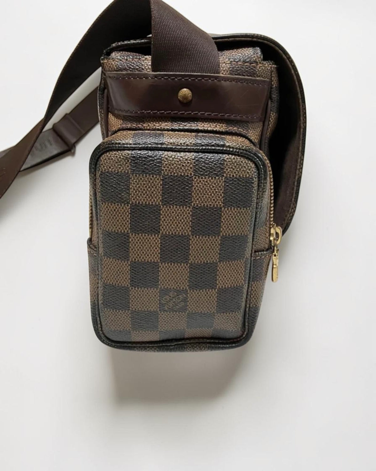 Louis Vuitton Melville Reporter Damier Ebene - Top View — view 5