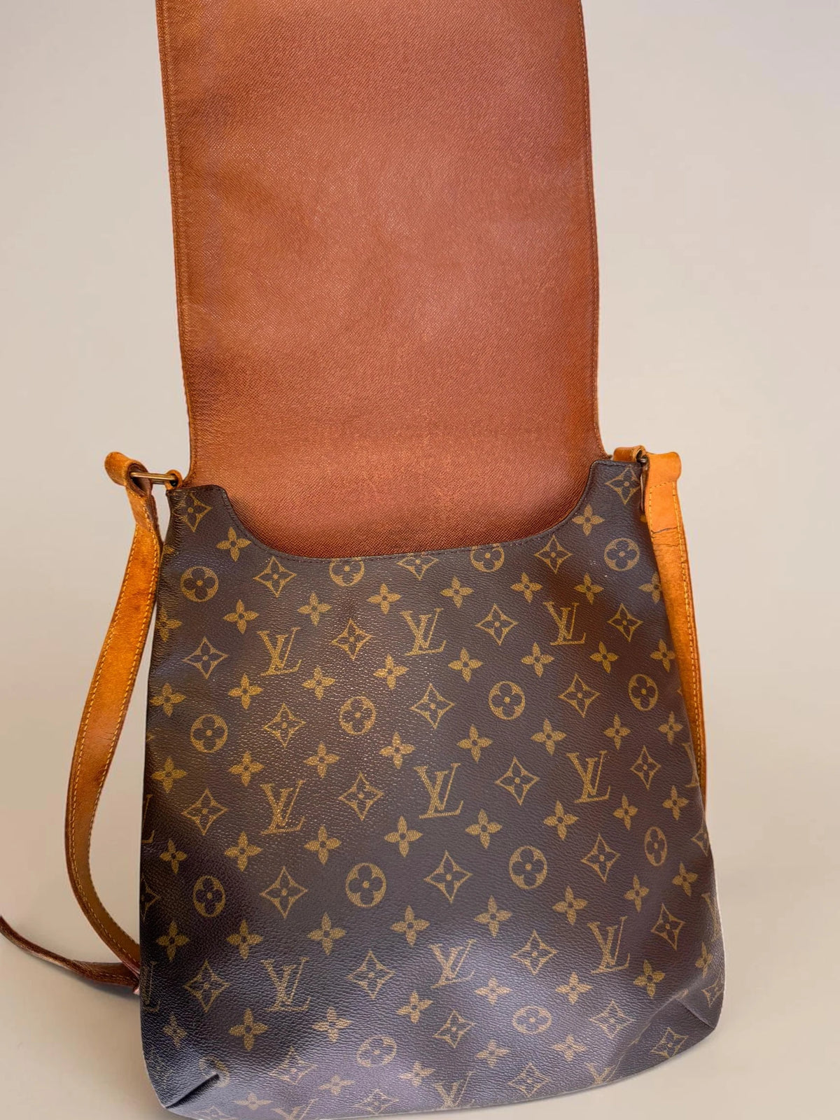 Louis Vuitton Musette Salsa GM Monogram - Detail 10 — view 10