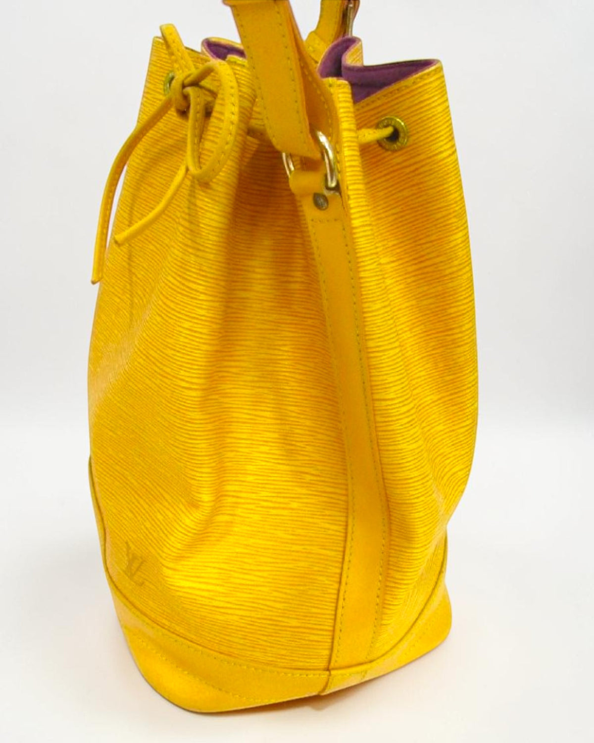 Louis Vuitton Noé GM Epi Moutarde - Side View — view 3