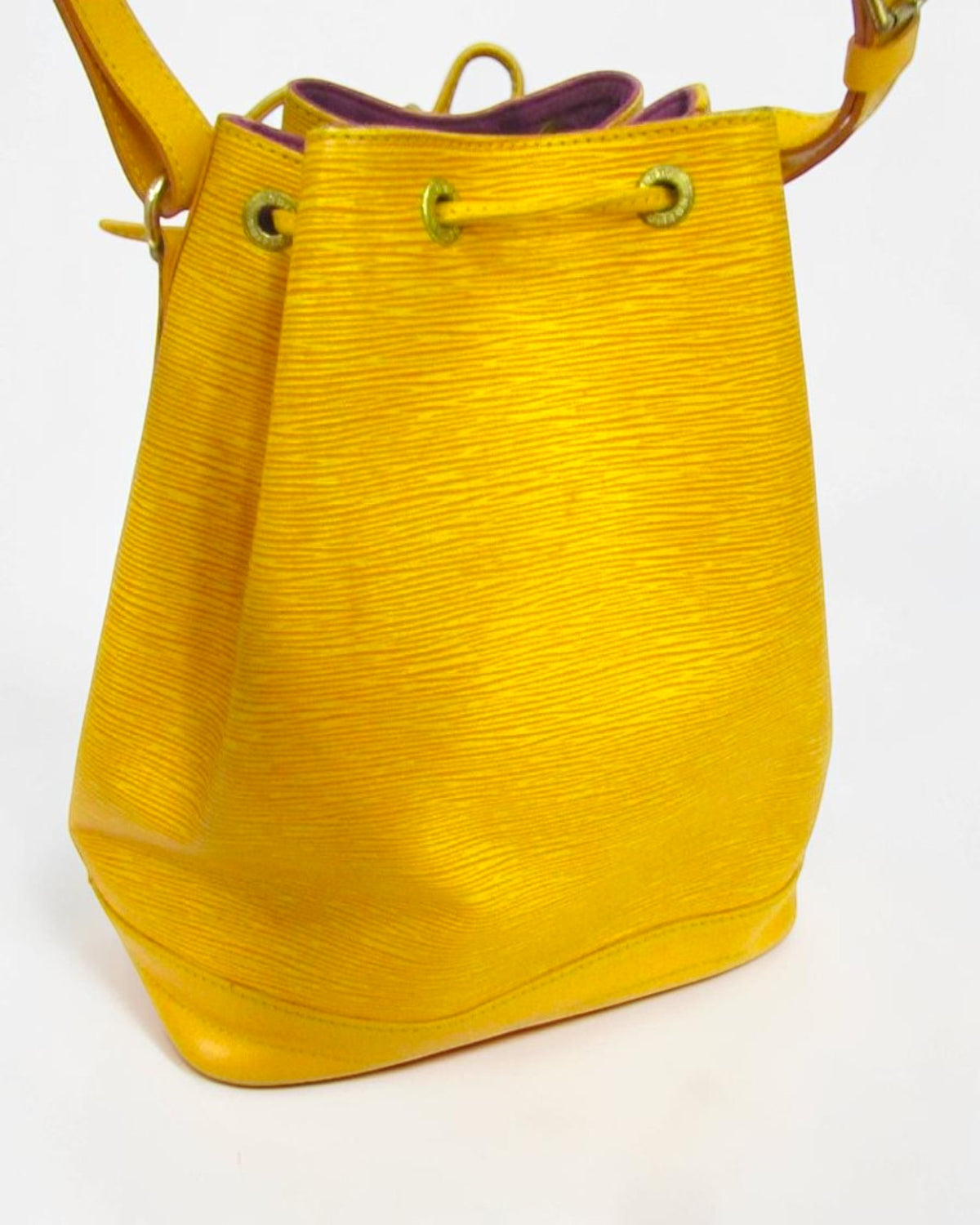 Louis Vuitton Noé GM Epi Moutarde - Back View — view 6