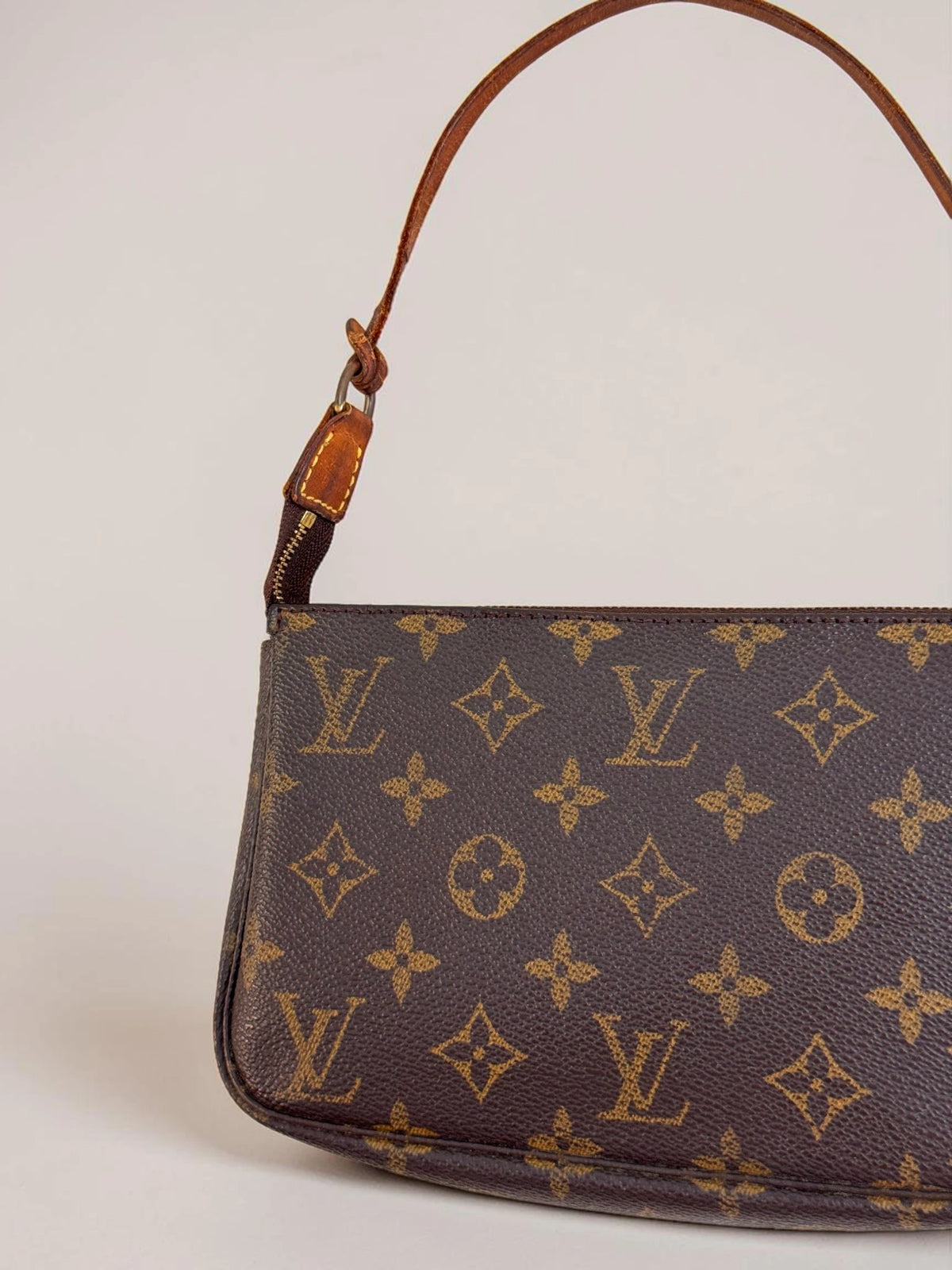 Louis Vuitton Pochette Accessoires NM Monogram - Detail 5 — view 5