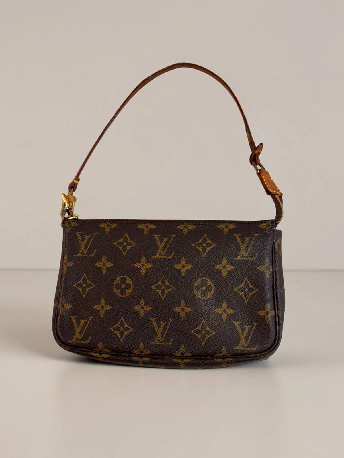 Louis Vuitton Pochette Accessoires NM Monogram - Detail 8 — view 8
