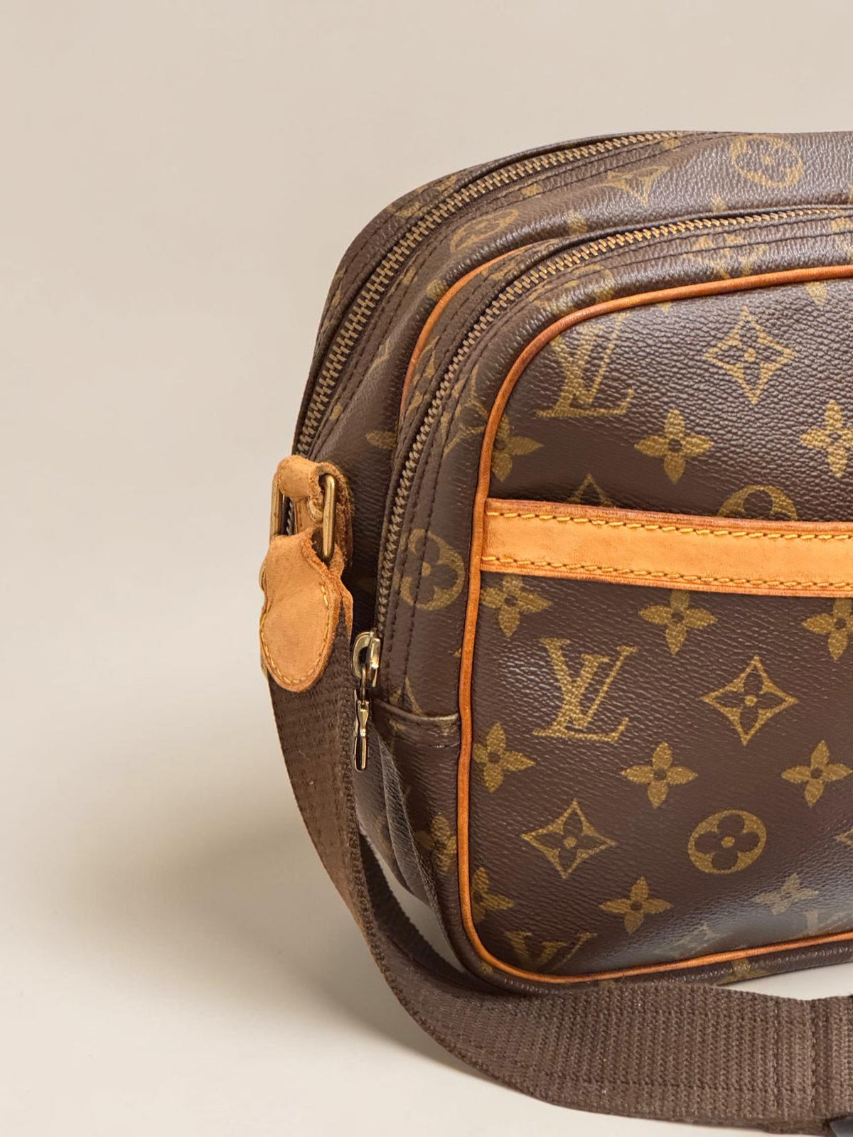 Louis Vuitton Reporter PM Monogram - Detail 2 — view 2