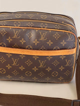 Louis Vuitton Reporter PM Monogram - Detail 2 view 3