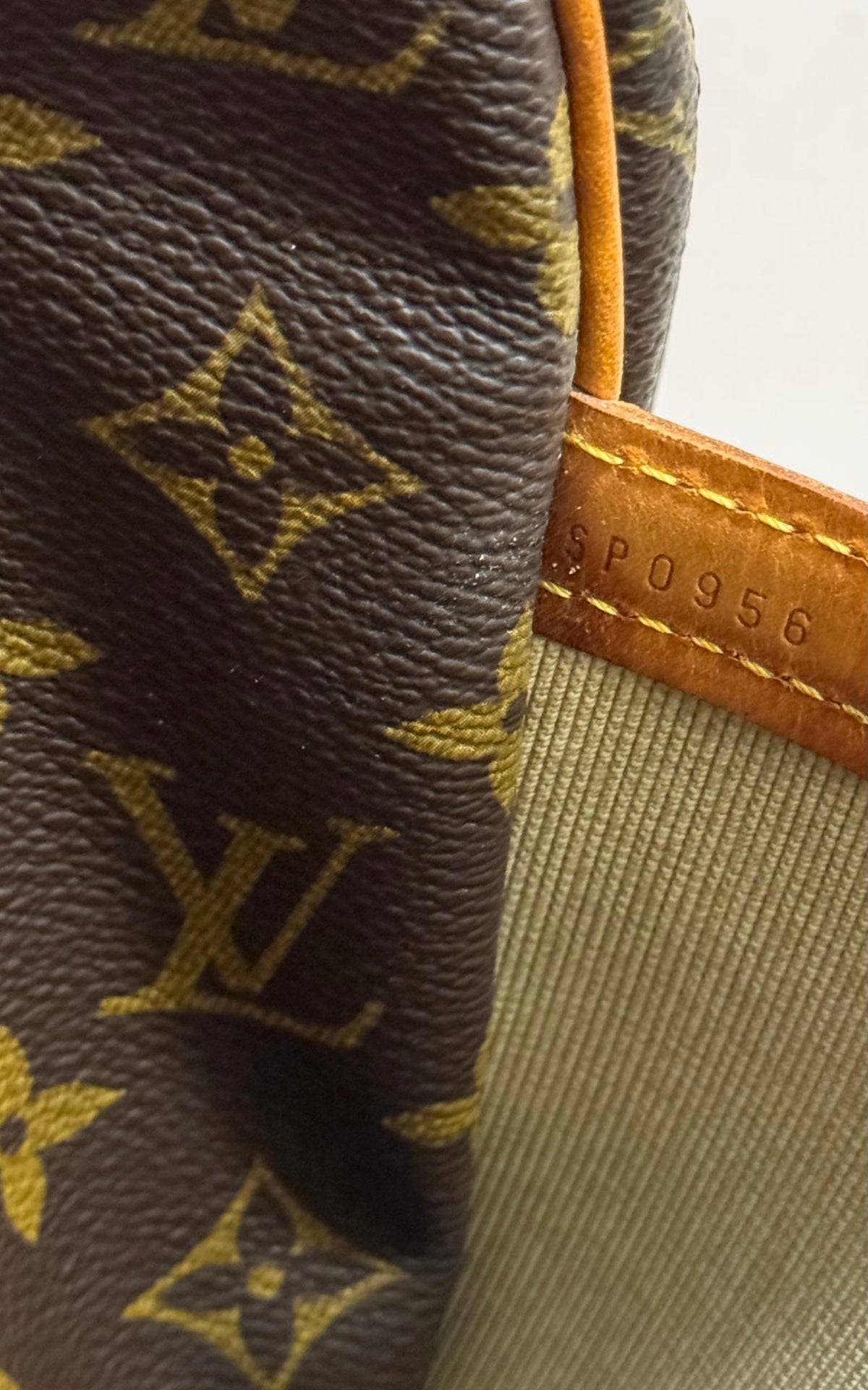Louis Vuitton Reporter PM Monogram - Detail 15 — view 15