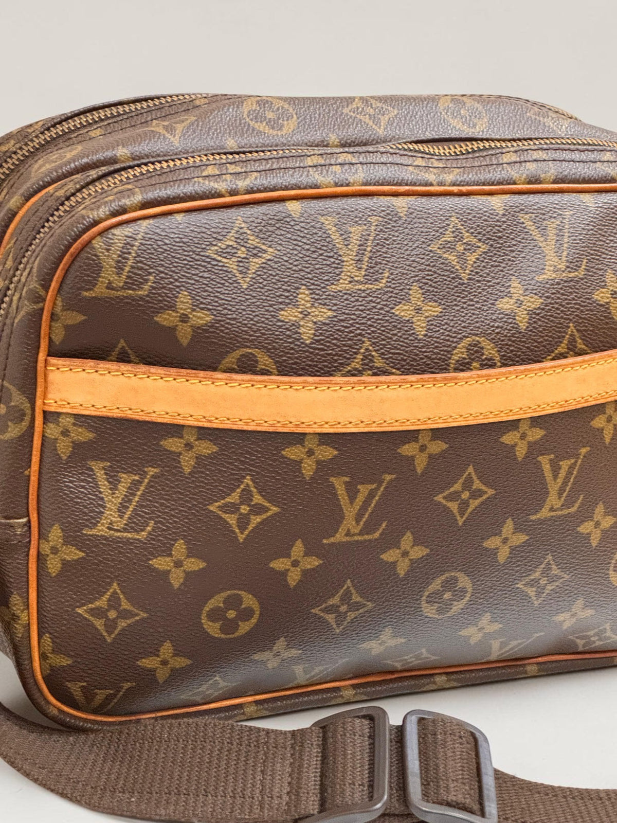Louis Vuitton Reporter PM Monogram - Detail 3 — view 3