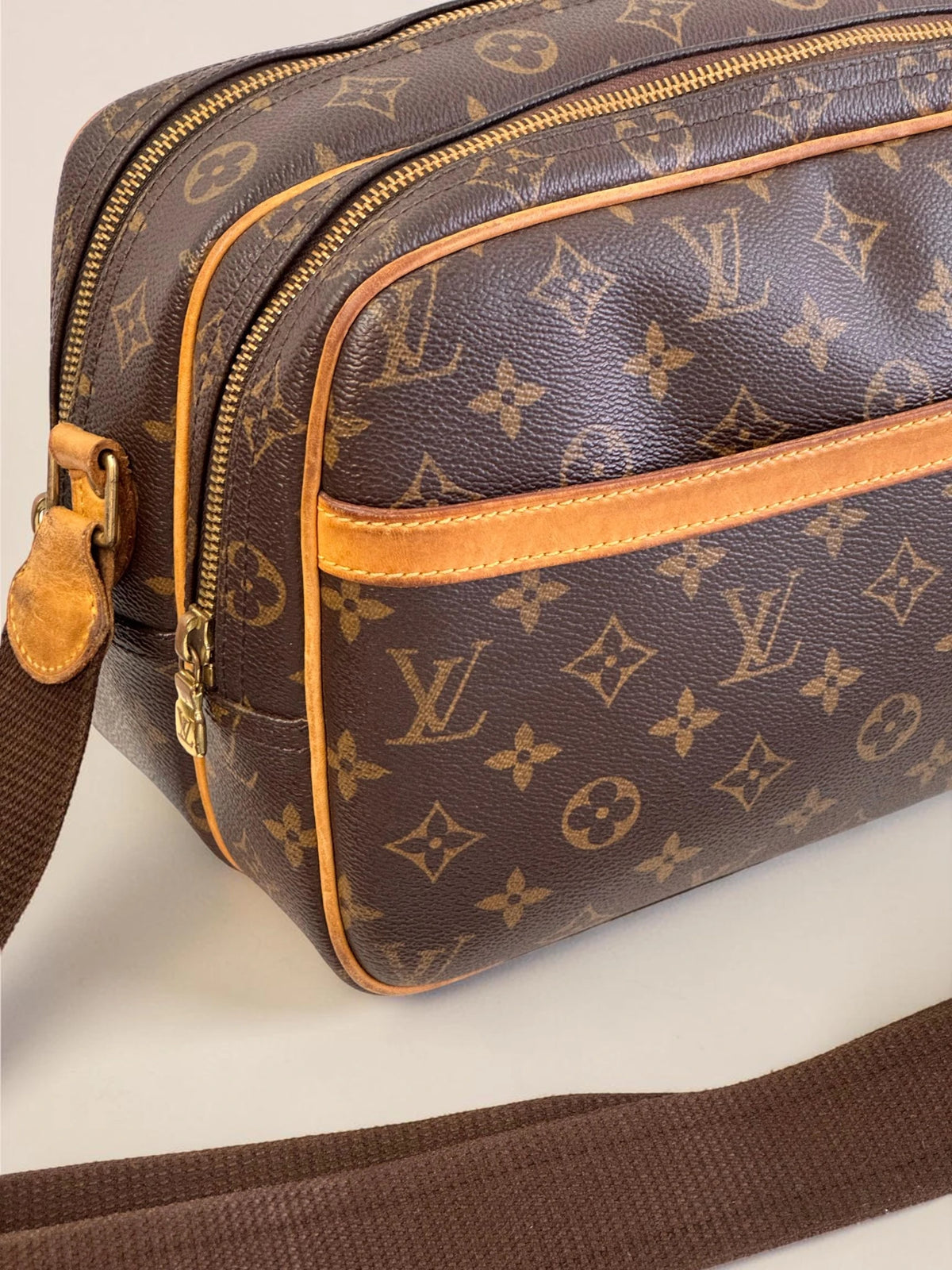 Louis Vuitton Reporter PM Monogram - Detail 3 — view 4
