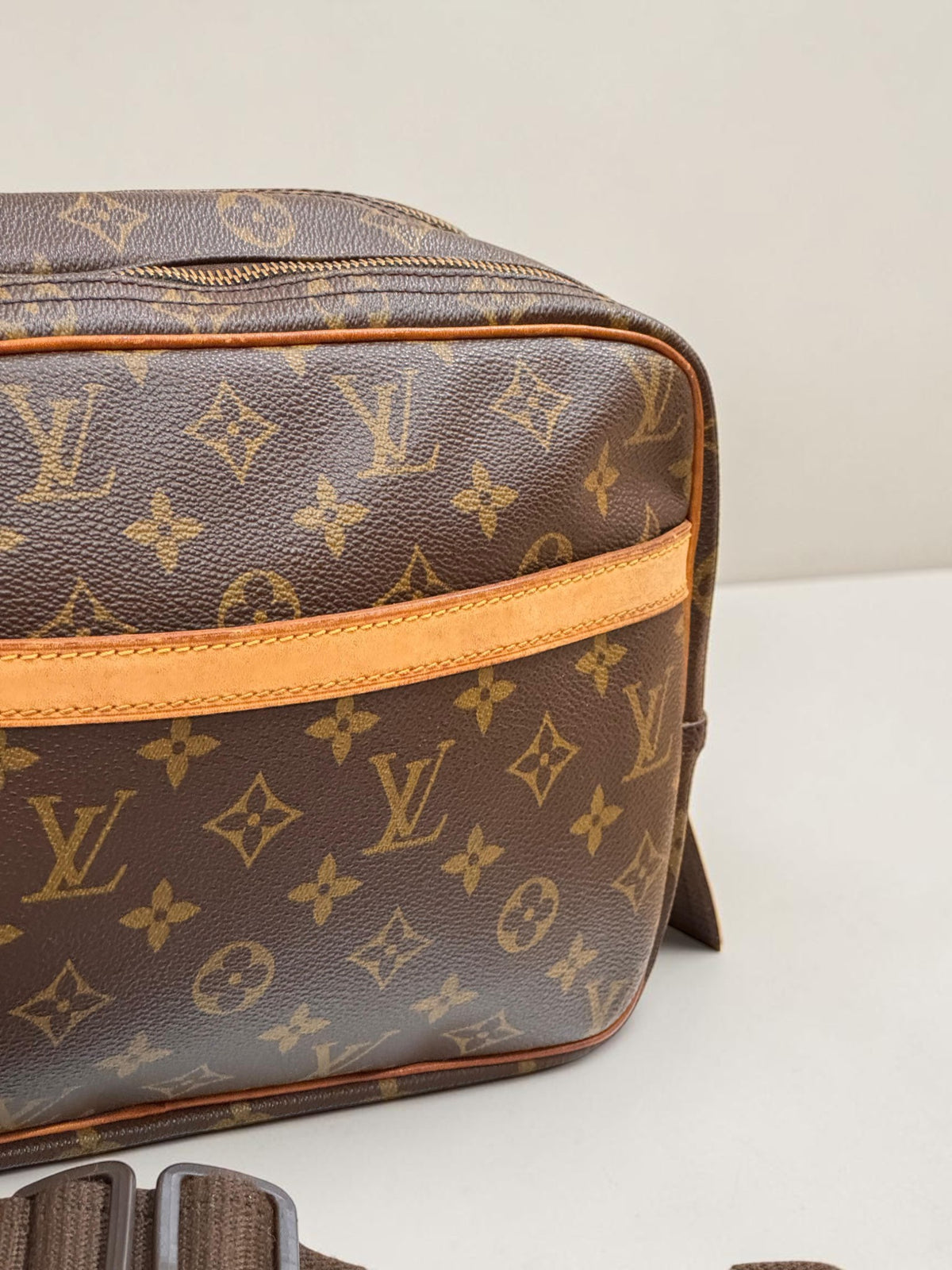 Louis Vuitton Reporter PM Monogram - Detail 6 — view 6