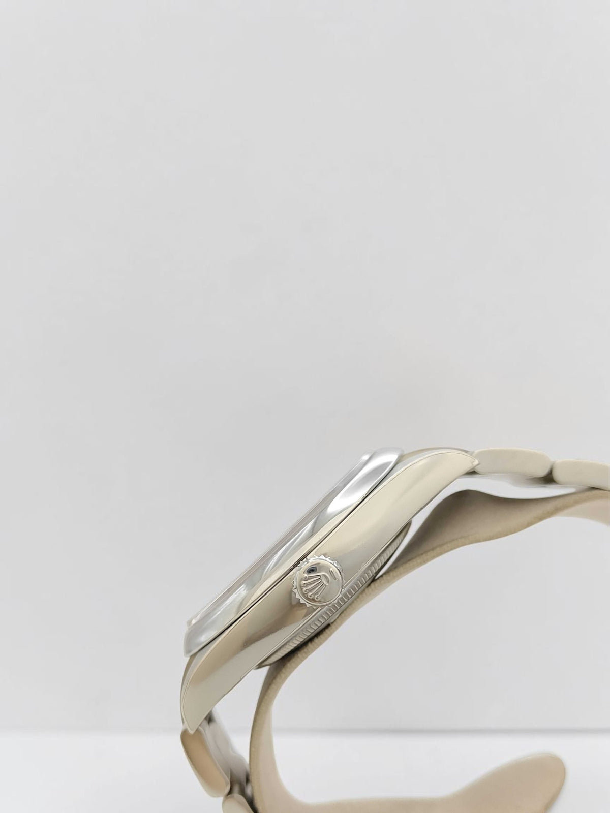 Rolex Oyster Perpetual 41 Turquoise Blue 124300 - Detail 2 — view 2