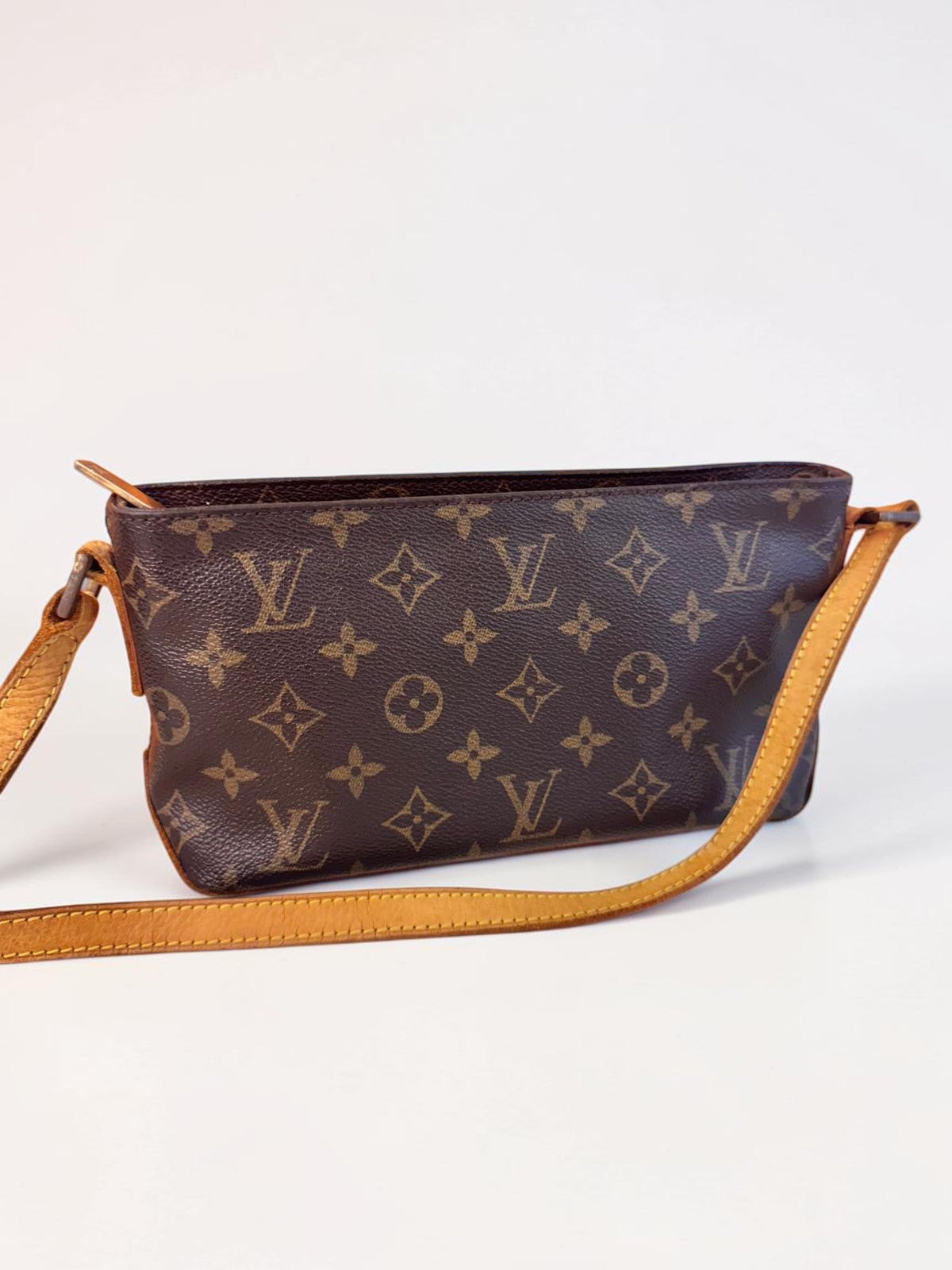 Full Side View — view 10