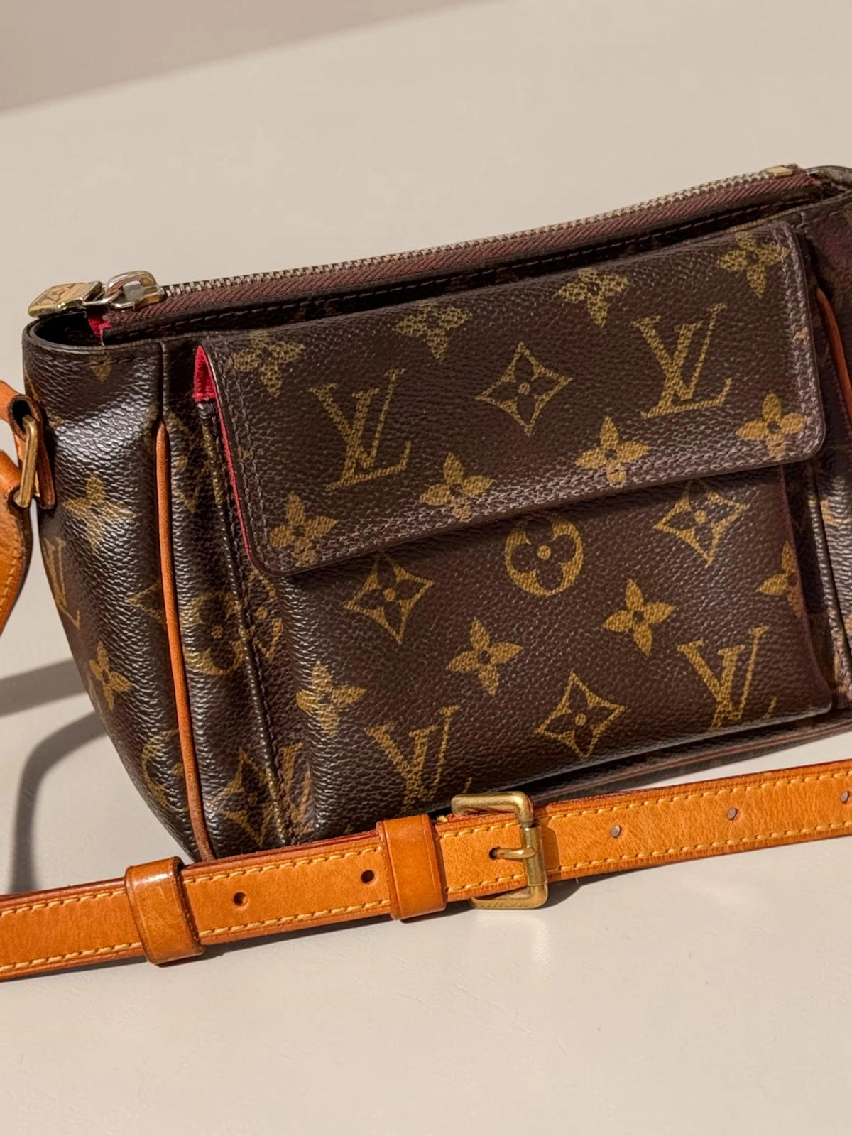 Louis Vuitton Viva-Cité PM Monogram - Detail 8 — view 8