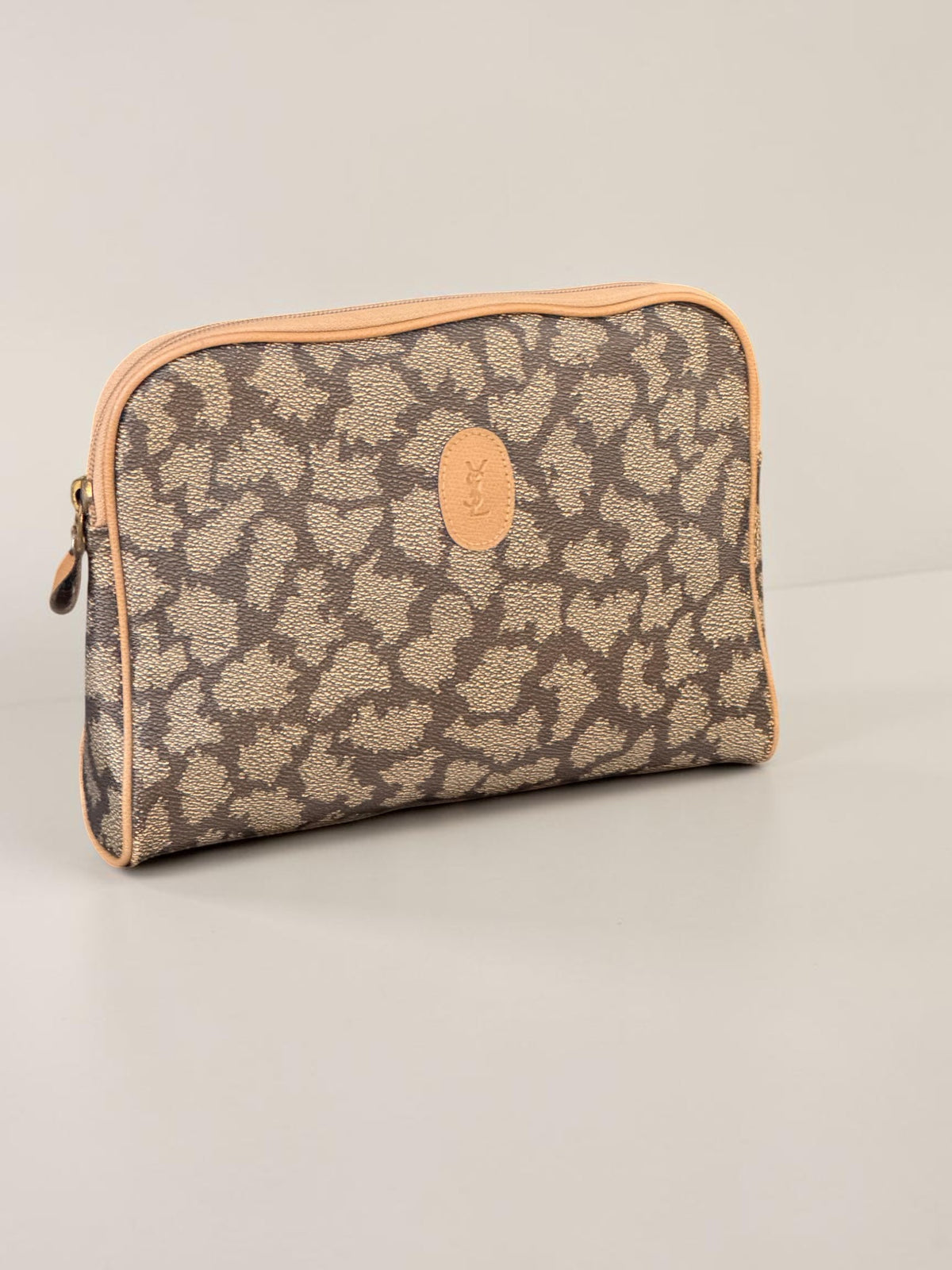 Yves Saint Laurent YSL Monogram Clutch - Detail 2 — view 2